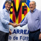 Pacheta y el presidente del Villarreal, Fernando Roig, tras sellar el acuerdo.