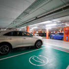 Plazas para vehículos eléctricos en el aparcamiento del Fórum Evolución de Burgos.