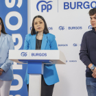 Paula Sanz, Carmen Santillana y Adrián Arauzo forman parte de la comisión organizadora del X Congreso Provincial Extraordinario de NNGG.