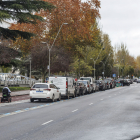 El diseño del carril bici de Reyes Católicos no tuvo en cuenta el espacio necesario para las personas con movilidad reducida.