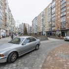 Los peatones disfrutan de 6.000 metros cuadrados más de superficie, tras las obras de reurbanización de esta arteria comercial de Gamonal.