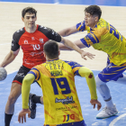 Imagen de Javier Espinosa durante el partido ante Balonmano Aranda.