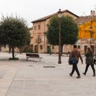 Plaza del Sobrado, junto al edificio del Rectorado de la Universidad de Burgos.