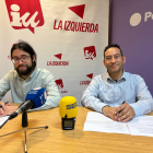 Los concejales Carlos Medina (Izquierda Unida) y Andrés Gonzalo (Podemos)