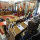 Grupo municipal socialista, durante un momento del Pleno ordinario del mes de abril en el Ayuntamiento de Burgos.