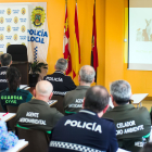 La sala polivalente de la sede de la Policía Local albergó esta jornada que suscitó gran interés.