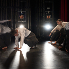 Cuando los grupos se suben al escenario para presentar su coreografía, ya hay meses de trabajo en el backstage.