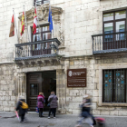 Fachada del Centro Cívico de San Juan y sede de los servicios sociales municipales.