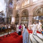 La misa del día de la patrona de la ciudad se celebró en el altar mayor de la Catedral, abarrotado de público.