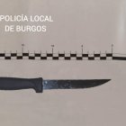 Arma blanca incautada por la policía local.