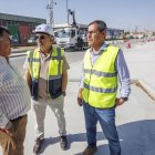 Juan Manuel Manso charla con representantes de las empresas responsables de las obras en Fernando Dancausa, López Rodó y La Bureba.