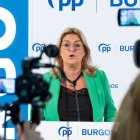 La procuradora del PP por Burgos Inmaculada Ranedo, durante la rueda de prensa en la que valoró la nueva ley de blindaje de los servicios públicos.