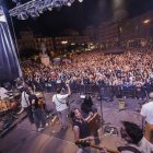 Los burgaleses El Nido abarrotaron la Plaza Mayor en su concierto del viernes.