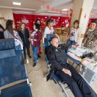 La solidaridad bullía en el salón habilitado para esta jornada masiva de donación de sangre.