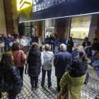 La asamblea de constitución de la plataforma se celebró en la calle tras la negativa del Ayuntamiento a ceder un espacio municipal.