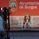 Cristina Ayala, durante la rueda de prensa en la que anunció que rectificará el presupuesto.