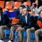 Camps y su equipo técnico, durante el partido de Copa de España contra Huesca.