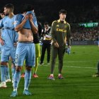 Los jugadores del Burgos CF tras la derrota.