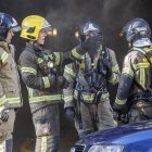 Los bomberos, durante su intervención en el Xtreme 2.