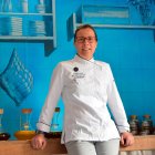 Nurial Leal posa en el Museo de los Aromas de Santa Cruz de la Salceda (Burgos)