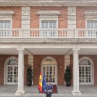 Archivo - El presidente del Gobierno, Pedro Sánchez, realiza una declaración institucional desde el Palacio de La Moncloa, a 24 de febrero de 2022, en Madrid (España).