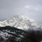 La nieve cubre la montaña de León en el puerto de Pajares y la comarca de los Argüellos.