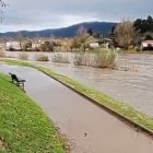 El nivel del Ebro, rondando los 350m3/s, durante la tarde de ayer.