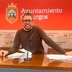 Josué Temiño, viceportavoz socialista, durante una rueda de prensa en el Ayuntamiento de Burgos.