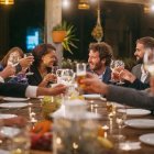 Las cenas y comidas de Navidad empiezan antes, a mediados de noviembre, y se prolongan más alla de las fiestas porque está todo lleno.