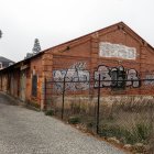 Naves de Renfe, en el bulevar ferroviario.