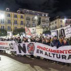 Concentración contra los aparcamientos en altura en la Plaza Mayor.