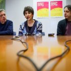 Carlos Lozano (UBU) junto a Elisa Forcano y Nilo Gallego, artistas estrella del Escena Abierta.