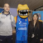 Savignani posa con la gerente del el CC El Mirador, con el que el club ha renovado su acuerdo de patrocinio.