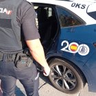 Archivo - Cádiz.-Sucesos.- Dos detenidos acusados de golpear a dos aficionados durante el derbi entre dos equipos de Jerez.