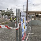 Los operarios trabajaban este lunes en las obras para la ampliación de buzones para la recogida neumática de residuos.