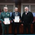 Entrega de los lectores de microchips.