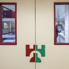 Ciudadanos haciendo diversas gestiones en el Ayuntamiento de Burgos, en el edificio de Plaza Mayor, 1.