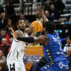 Imagen del último partido del Grupo Ureta Tizona en Oviedo.