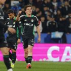 Íñigo Córdoba celebra el golazo por la escuadra que anotó en la Romareda y que al final supuso la victoria y los tres puntos para el Burgos CF.