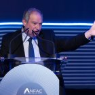 El ministro de Industria y Turismo, Jordi Hereu, a su salida de la intervención en la V edición del Foro ANFAC 2025, en el Palacio de Linares, a 20 de febrero de 2025, en Madrid (España).