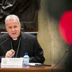 Archivo - El arzobispo de Burgos, Mario Iceta Gavicagogeascoa, durante una rueda de prensa, a 24 de junio de 2024, en Burgos, Castilla y León (España). Archivo.