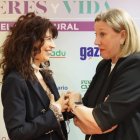La ministra de Igualdad, Ana Redondo, y la consejera de Familia, Isabel Blanco.