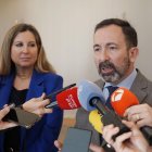 Ana Rosa Hernando y Javier Teira en su comparecencia ante los medios.