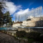 Vista de la malla metálica que está cambiando la fisonomía del Castillo de Burgos.