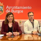 Los ediles socialistas Nuria Barrio y Julio César Arnaiz.