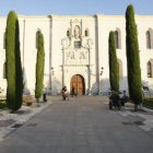 Exterior del instituto Cardenal López de Mendoza.
