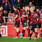Los jugadores del Mirandés celebran la victoria.