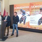 El presidente del IDJ, Ángel Carretón, presentó la cita junto a Jesús González, concejal de Deportes de Medina de Pomar, y Fernando Huidobro, representante de la Unión Ciclista Medinesa.