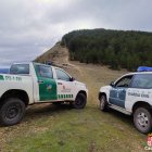 Vehículos de Medio Ambiente y de la Guardia Civil.