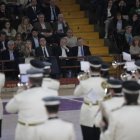 El presidente de las Cortes, Carlos Pollán, entre el público del concierto 'El Sonido de la Pasión', celebrado este domingo en León.
